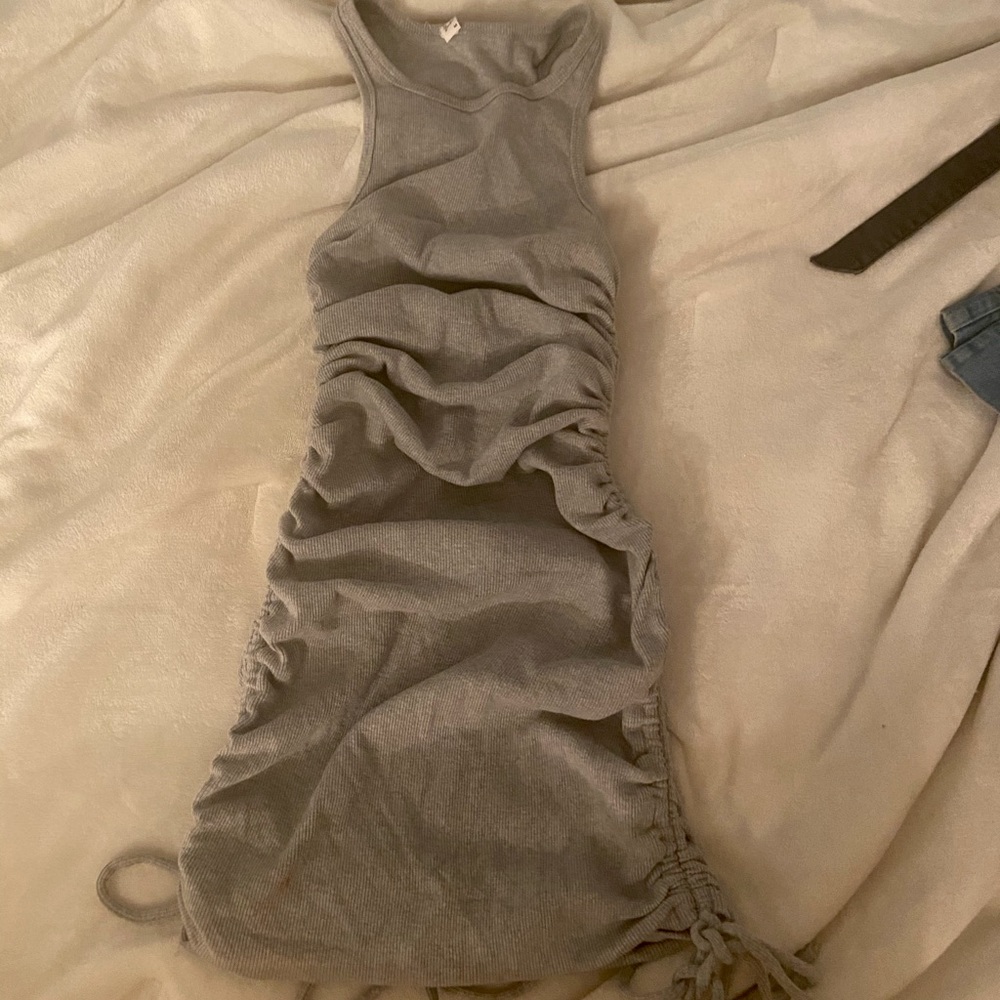 Grey sleeveless ribbed ruched dress